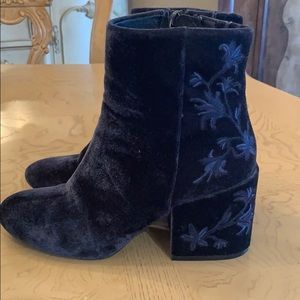 Kenneth Cole Blue Velvet Ankle Boot 8.5